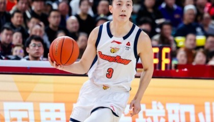 超北京升第3！广东48分狂胜送四川开局32连败 徐杰20+4三分